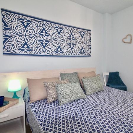 Agradable Apartamento Con Terraza En Formentera Es Pujols Εξωτερικό φωτογραφία