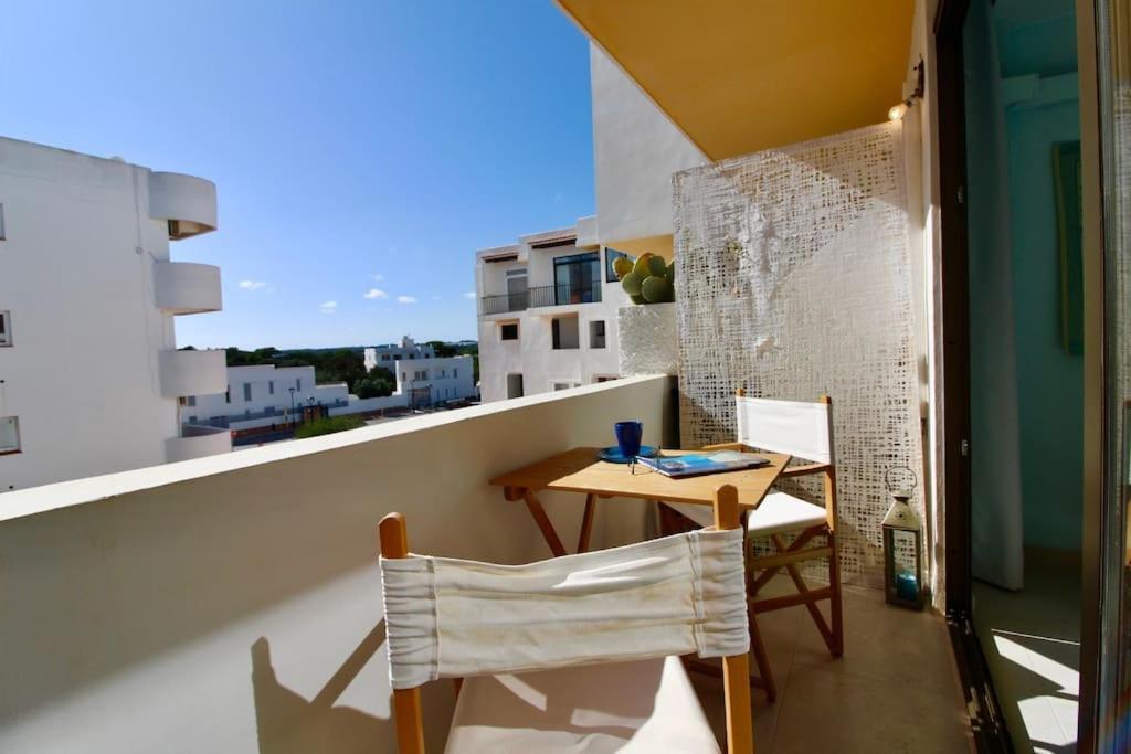 Agradable Apartamento Con Terraza En Formentera Es Pujols Εξωτερικό φωτογραφία