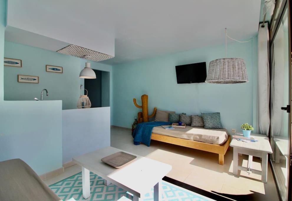 Agradable Apartamento Con Terraza En Formentera Es Pujols Εξωτερικό φωτογραφία